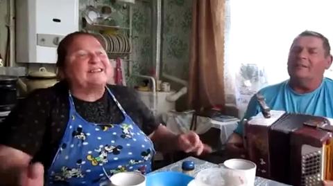 Białoruskie gwiazdy internetu nie mają komputera