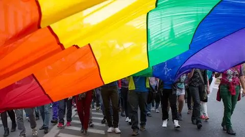 Przegląd prasy: Polonez na studniówce to dyskryminacja gejów? 