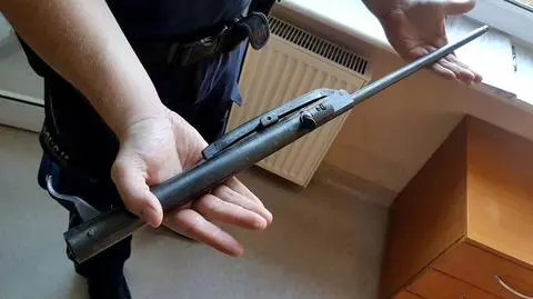 Obserwował wędkarzy, potem groził im bronią