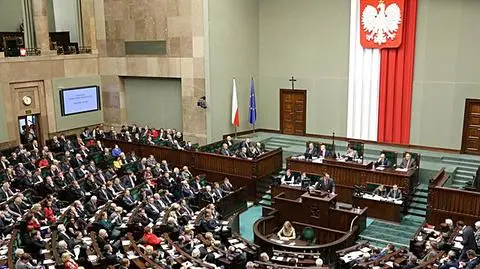 Solidarność z narodem, poparcie dla władz. Posłowie uzgodnili treść uchwały ws. Ukrainy
