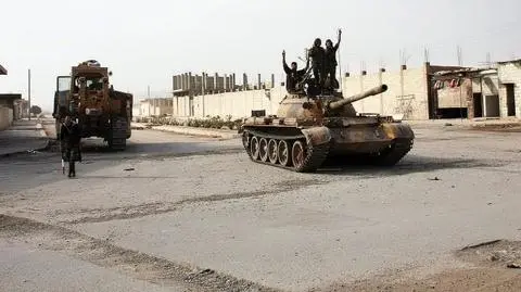 Czołgi armii Asada pod Aleppo