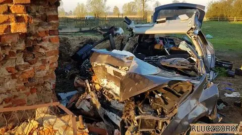 Opolszczyzna. Wypadek na dk42. Jedna osoba nie żyje