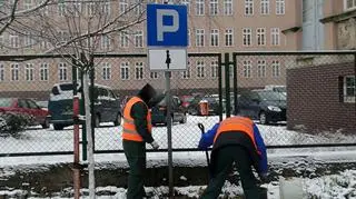 Specjalnie wyznaczone miejsce postojowe dla kobiet w ciąży utworzone zostało na parkingu przed Urzędem Miejskim