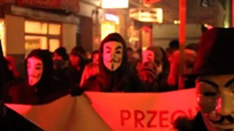 Zamieszki w Kielcach i bałwan przed domem Tuska