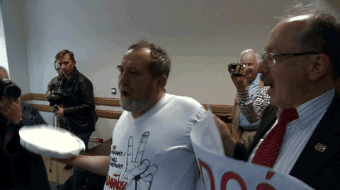 Tortem rzucał Zygmunt Miernik