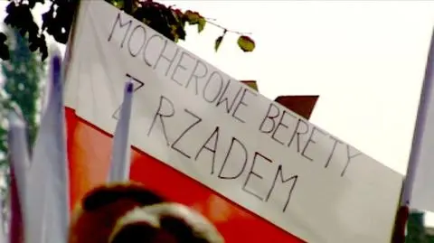 "Przed wyborami schowaj babci dowód... i moherowy beret"