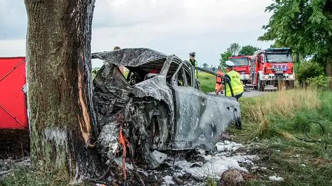 Kierowca toyoty zginął w płonącym samochodzie