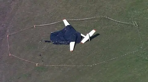 Maszyna upadła z wysokości ok. 100 m na skraju lotniska