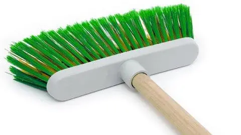 Burmistrz zamiata miasto osobiście