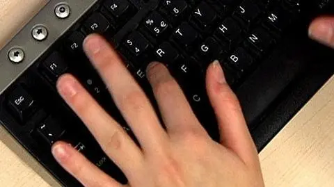 Mieli pomagać chorym przez całą dobę. 
Serwer padł zanim zaczęli