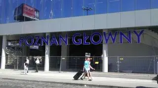 Z napisu na nowym dworcu zniknęły poziome kreski