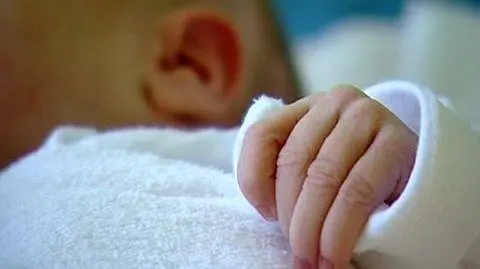 Matka z 2,5 promila, a ojciec z 1,7. Pod ich "opieką" 14-miesięczna dziewczynka