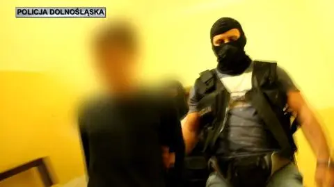 Wrocław. W ręce policjantów wpadł chwilę po napadzie na bank