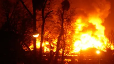 Płonie hala produkująca luksusowe jachty