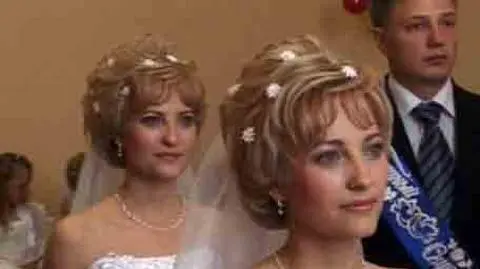 Bliźniaczki ślubowały bliźniakom