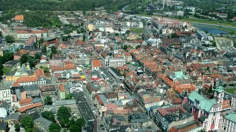 Poznań chce miejskiego plastyka. Ma się zmierzyć z reklamami