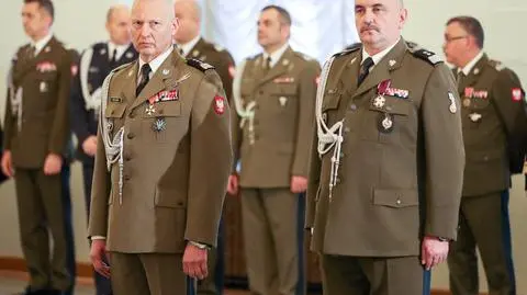 Gen. Mika mianowany dowódcą generalnym