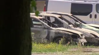 Samochody płonęły pod komisariatem