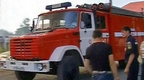 Strzały przed meczetem, bomba w sklepie