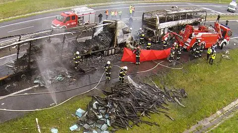 Na autostradzie A4 spłonęły cztery pojazdy, w tym autobus