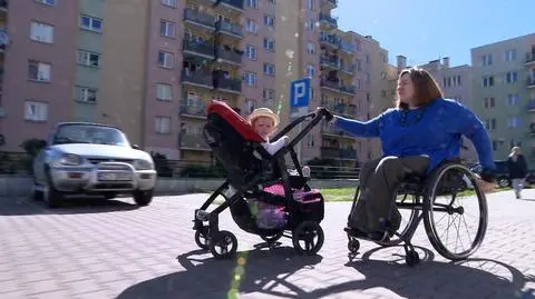Niepełnosprawne matki dotąd nie mogą liczyć na wsparcie państwa 