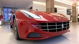 26.02 | Podczas gdy w kraju rośnie bezrobocie, Polacy nie rezygnują z luksusowej jazdy ekskluzywnymi samochodami. Tylko w pierwszej połowie lutego warszawski salon Ferrari sprzedał transzę aut przeznaczoną na cały 2012 rok. W związku z tym droga włoska marka drugi rok z rzędu wyróżniła salon za najlepsze wyniki sprzedażowe na świecie. (TVN24)