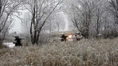 Zacięte w ostatnich dniach walki na wschodzie Ukrainy nasiliły się po fiasku sobotniego spotkania w Mińsku
