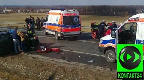 Zabici i ranni w czołowym zderzeniu