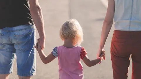 Sąd uznał, że program dyskryminuje niektórych opiekunów
