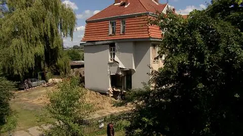 Zawaliła się ściana i klatka schodowa w poznańskiej kamienicy