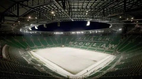 Zwolnienia na stadionie. Połowa osób ma stracić pracę