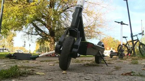 Kraków. Porzucone hulajnogi trafią do Biura Rzeczy Znalezionych