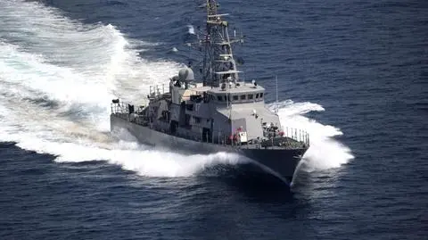 25 sierpnia irańskie łodzie "nękały" USS Nitze