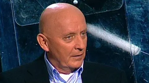 "Tam gdzie ludzi kupa, to i z Herkulesa dupa"