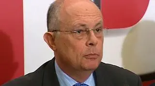Stosuj zasady Konstytucji RP, prowadź działalność publiczną w sposób jawny, bądź uczciwy, podejmuj decyzje zgodnie z zasadami prawa i własnym sumieniem, nie oskarżaj bez dowodu - to niektóre z osiemnastu zasad, ujętych w przygotowanej przez koalicję Lewica i Demokraci Karcie Standardów Politycznych. (TVN24)