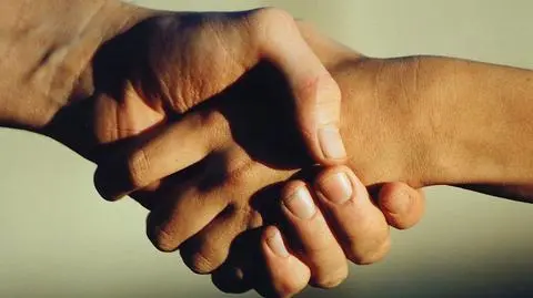 Piątki nie przybijesz. Grypa