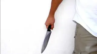 Czy to syn zaatakował i ranił nożem swoją matkę? 