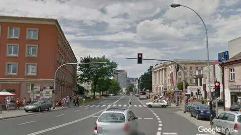 Uderzyła autem w słup, ten spadł na nastolatkę i dziecko