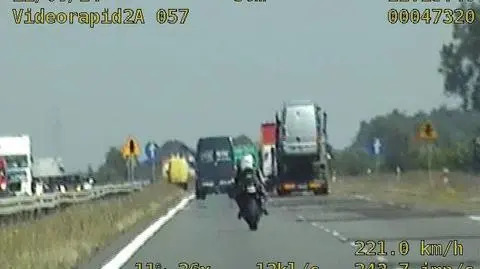 Pościg za motocyklistą na krajowej "1".
"Tłumaczył, że lubi szybko jeździć"