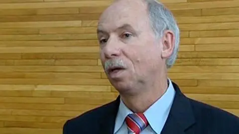 Przemysł czy budżet dla Lewandowskiego?