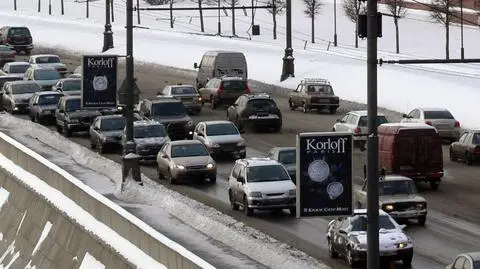 Zajechał drogę milicjantowi, dostał nożem w brzuch