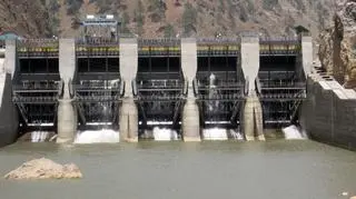 Nagły przybór wody zaskoczył grupę studentów