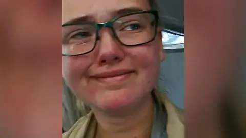 Protest szwedzkiej studentki w samolocie