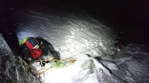 Trudne warunki w Tatrach. Upadki, kontuzje, zgubione szlaki