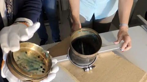 Otwarto kapsułę czasu z 1851 roku 