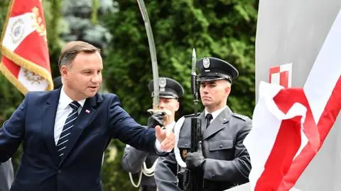 President Duda unveils 'Glory to Polish Pilots' monument in Warsaw