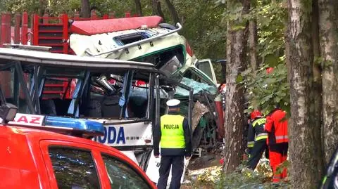 Autobus szkolny zderzył się z ciężarówką. Ofiary śmiertelne