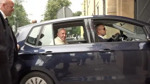 Ruszyły licytacje samochodów, którymi jeździł papież Franciszek