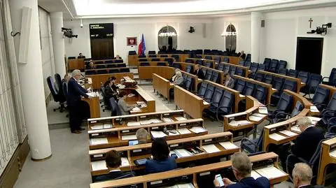 The lower house of parliament voted in favour of lowering salaries of MPs. The bill is now in the Senate