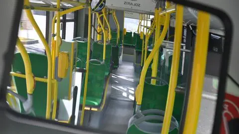 Szarpali się z kontrolerami, zatrzymała ich policja. Mieli 10, 12 i 17 lat